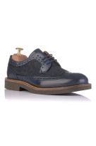 Oxfords Frau