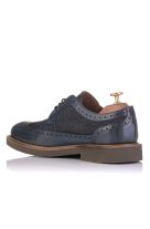 Oxfords Frau