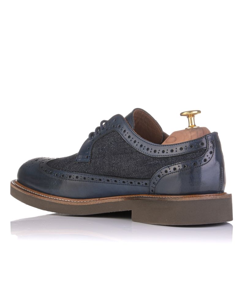 Oxfords Frau