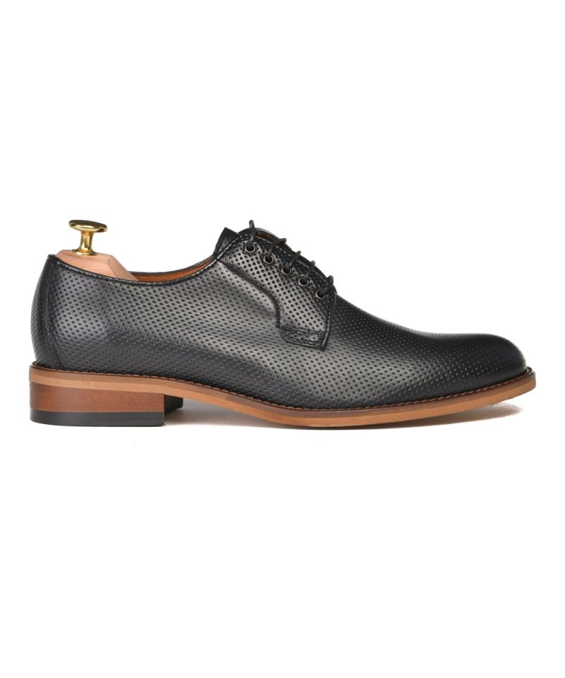 Perforated lace-up derby shoes 