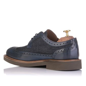 Δετά Oxfords Frau